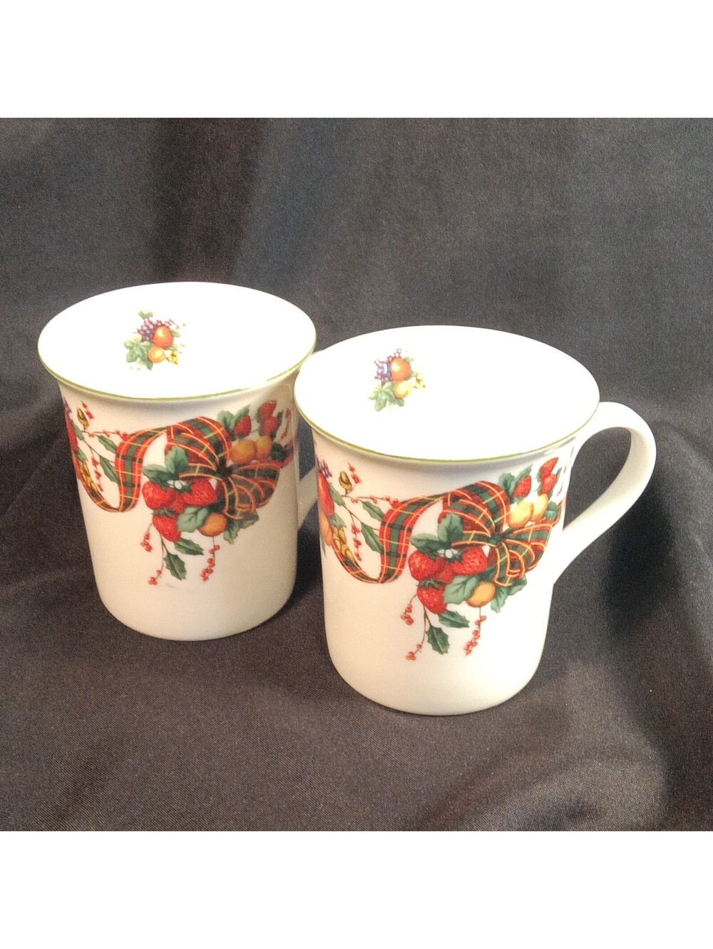 Vtg William James Christmas Mugs Fine Stoneware Plaid Tartan Ribbon Fruit Set 2